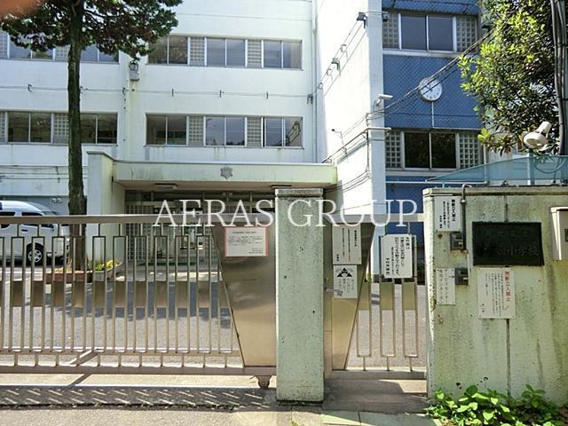 小学校　新宿区立東戸山小学校（小学校）まで647m