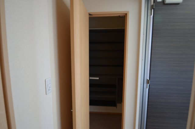 玄関　下駄箱