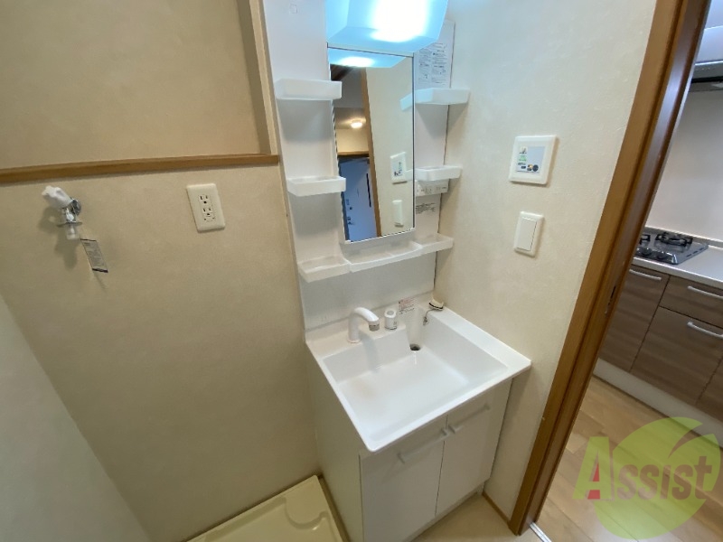 洗面設備　シャンプードレッサーなので身支度しやすそうですね。