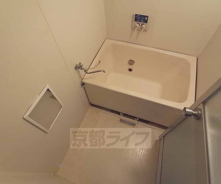 バス・シャワールーム　きれいなバスルームです。