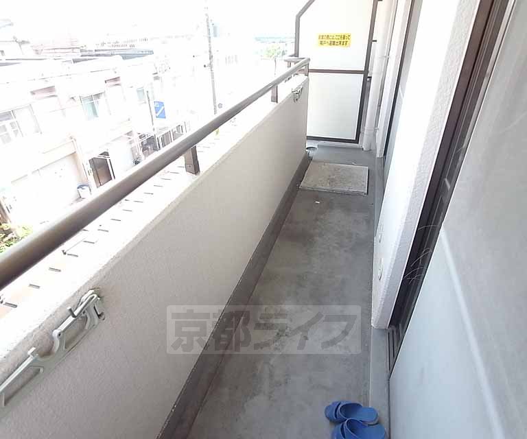 バルコニー　南向きのバルコニーです。