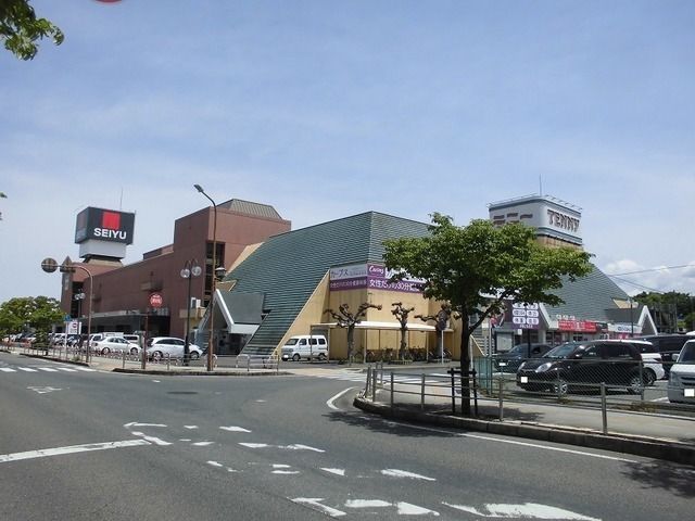 スーパー　西友八日市店様（スーパー）まで570m