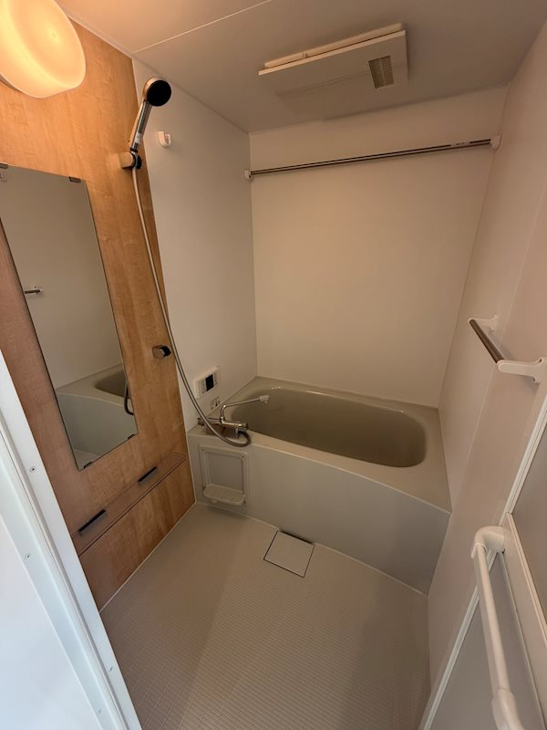 バス・シャワールーム　おしゃれな浴室