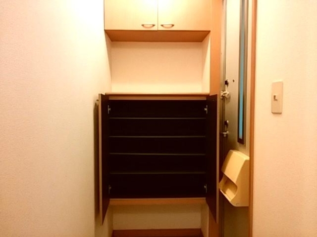 玄関　シューズボックス