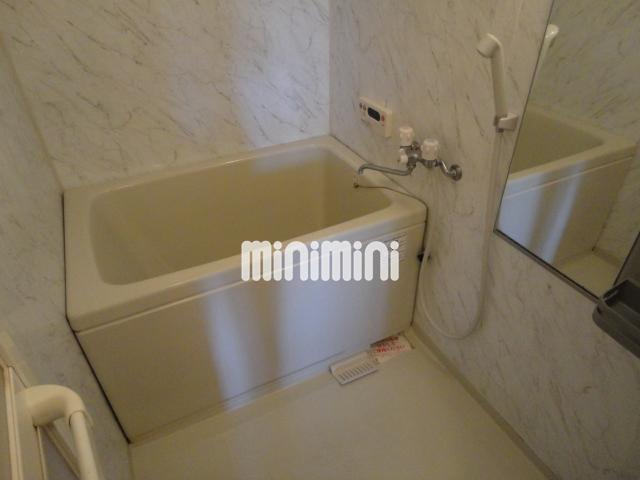 バス・シャワールーム　清潔感のある浴室です