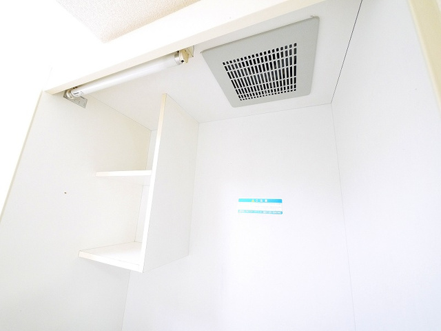 キッチン　コンパクトなキッチンで掃除もラクラク