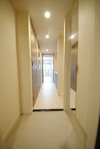 プレサンス新大阪ジェイズの玄関写真