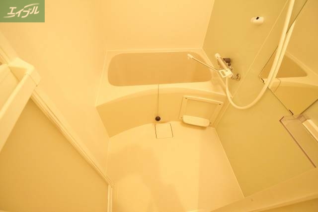 バス・シャワールーム　浴室乾燥機付きバスルーム