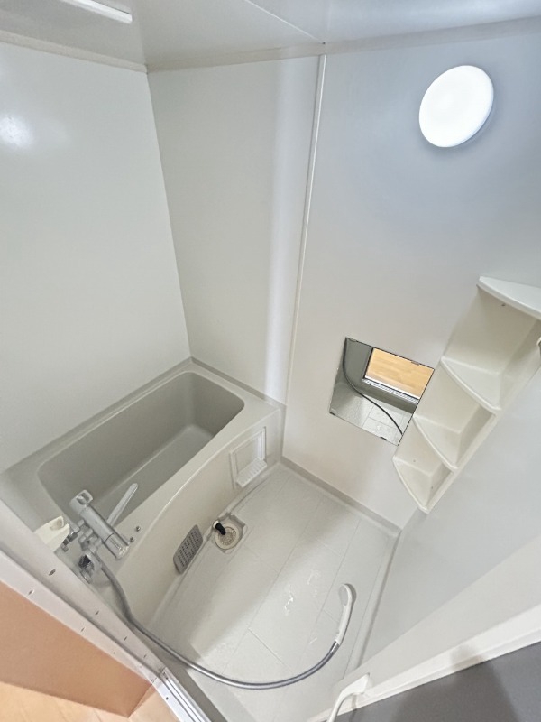 バス・シャワールーム　浴槽