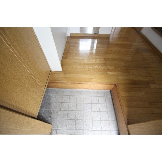 玄関　下駄箱あり