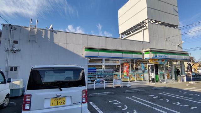 コンビニ　ファミリーマート 坂戸千代田一丁目店（コンビニ）まで440m