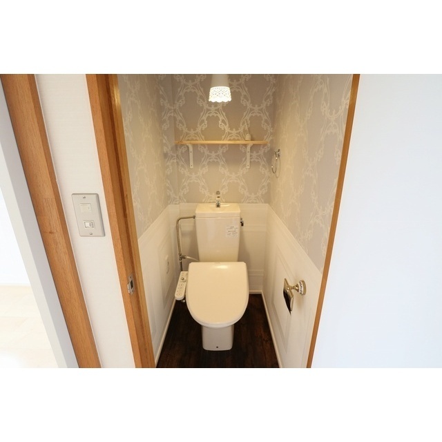 トイレ　デザインが異なるので、現況優先になります