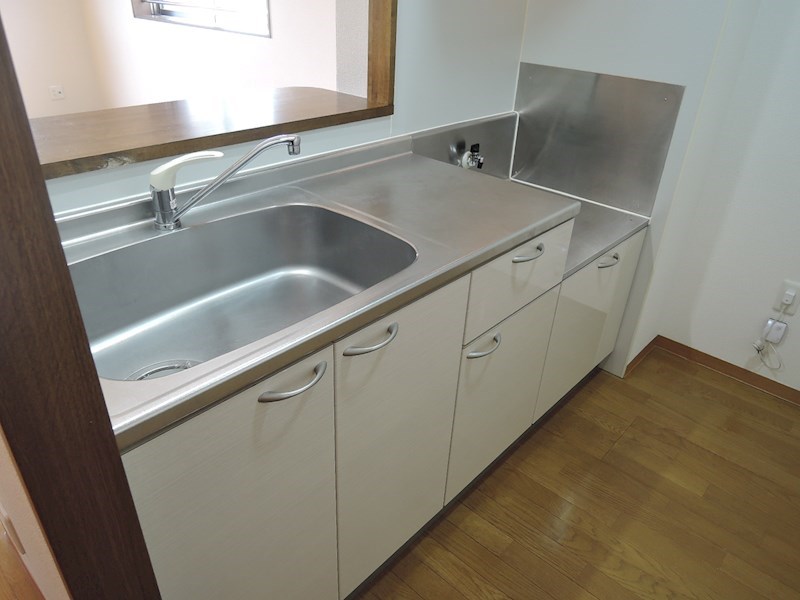 キッチン　対面キッチンでリビングを見ながらお料理できます。