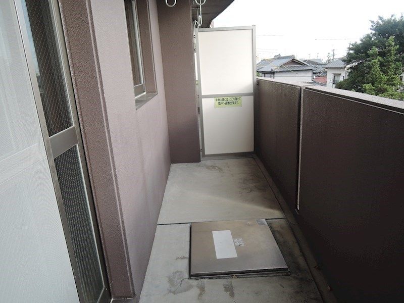 バルコニー　南向きのバルコニーでお洗濯もはかどります。