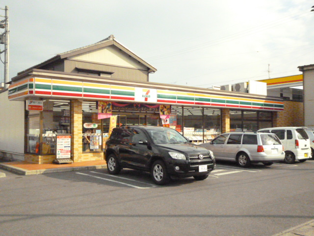 コンビニ　セブンイレブン 北名古屋白山店（コンビニ）まで696m