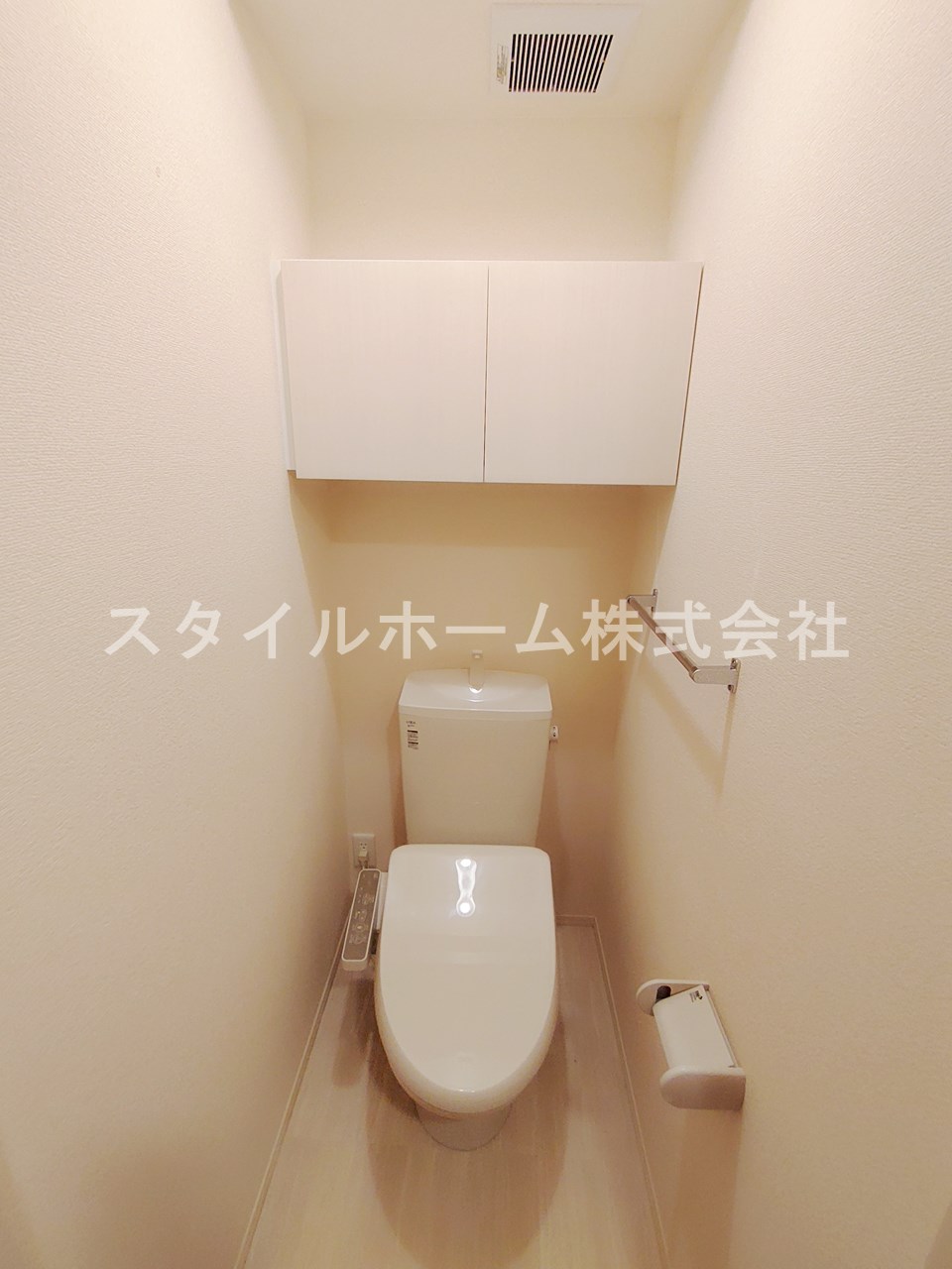 トイレ　別部屋写真です。