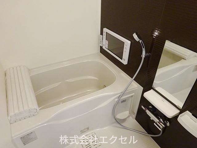 バス・シャワールーム　浴室テレビ付きです。