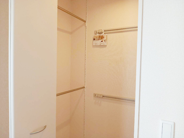 収納　ワンステップクローゼット