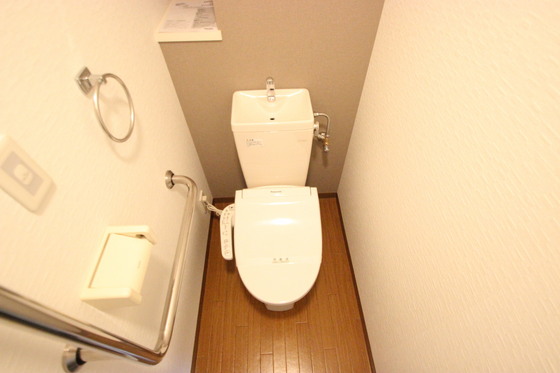 トイレ　※別号室の写真です