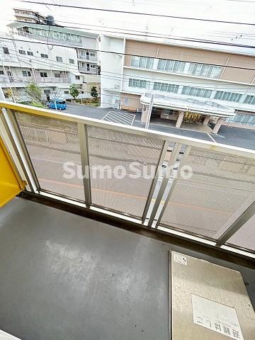 バルコニー　開放的で明るい空間を演出してくれるバルコニーです