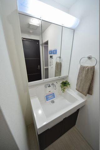 洗面設備　アーバネックス谷町　独立洗面化粧台