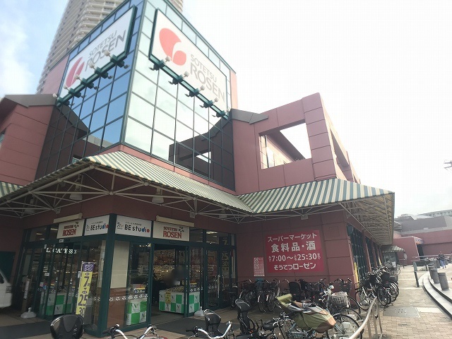 コンビニ　ファミリーマート（コンビニ）まで835m