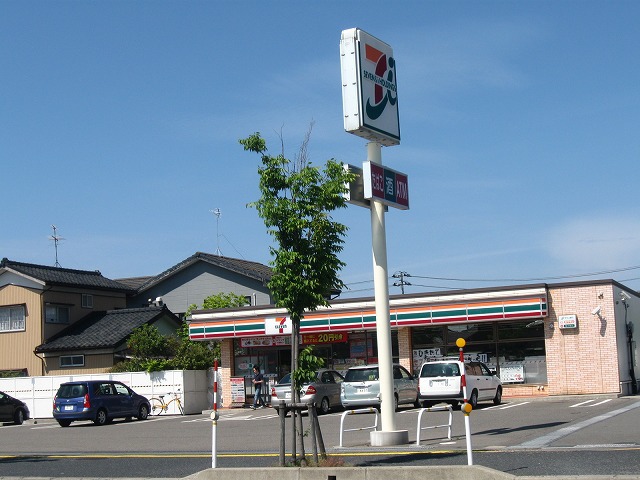 コンビニ　セブンイレブン（コンビニ）まで447m