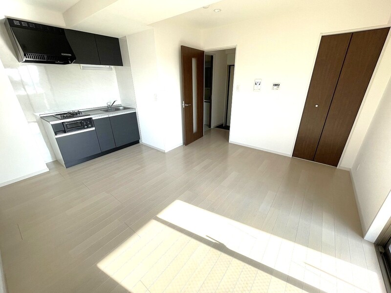 居室・リビング　※写真は別号室のものです。建具の色は異なります