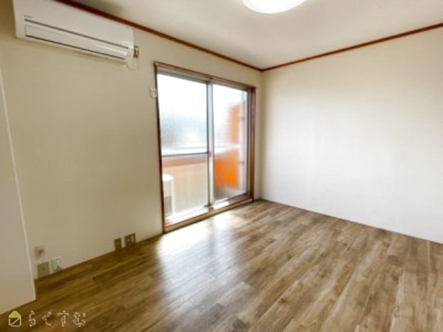 居室・リビング　【参考画像】別のお部屋の画像になります。