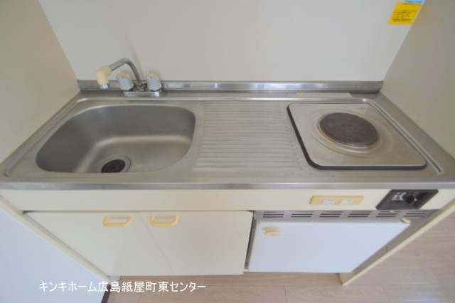 キッチン　１口電気コンロ設置済み