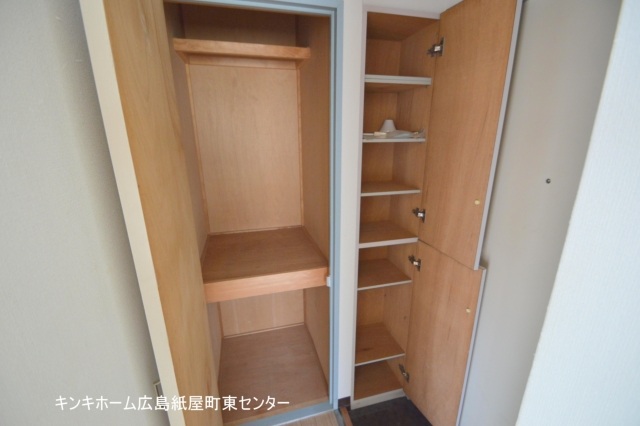 玄関　収納スペース