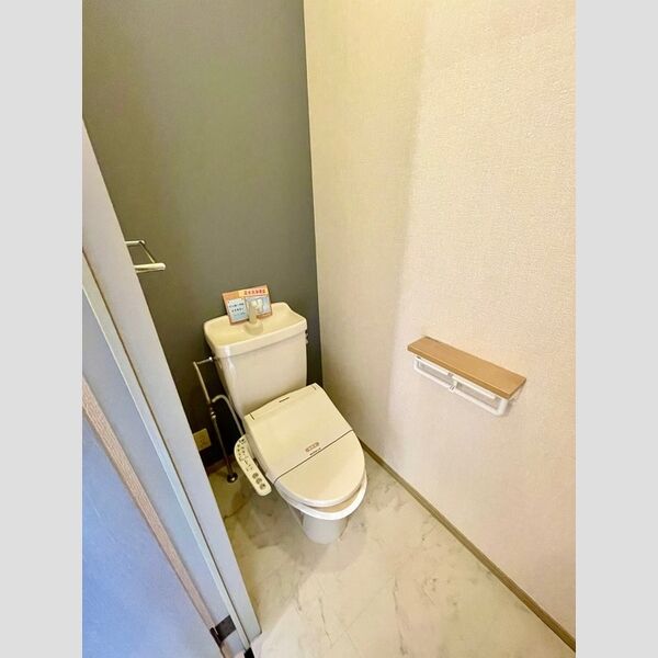 トイレ　温水洗浄暖房便座付トイレ♪