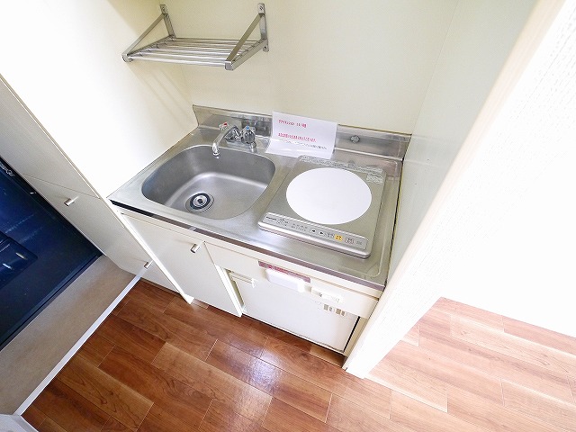 キッチン　コンパクトなキッチンで掃除もラクラク