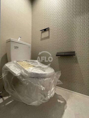 トイレ　ブエナビスタ難波サウスタワー　温水洗浄便座