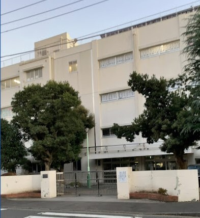 小学校　横浜市立瀬谷第二小学校（小学校）まで437m