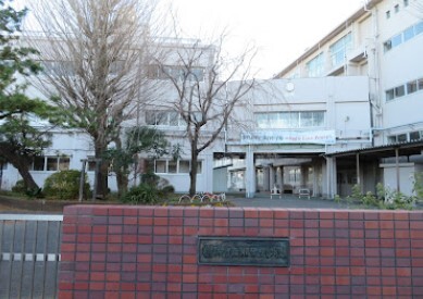 中学校　横浜市立下瀬谷中学校（中学校）まで307m