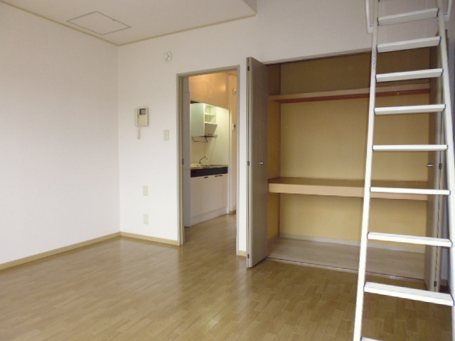 居室・リビング　★ロフト付きのお部屋★