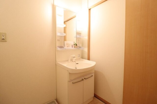 洗面設備　洗髪洗面化粧台