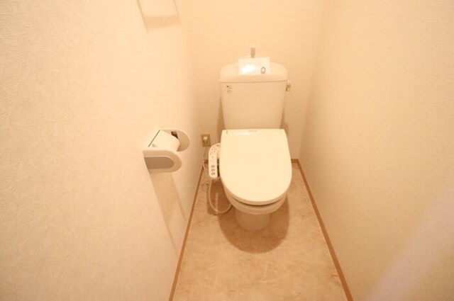 トイレ　温水洗浄暖房便座