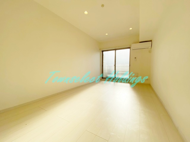 居室・リビング　白基調のお部屋♪