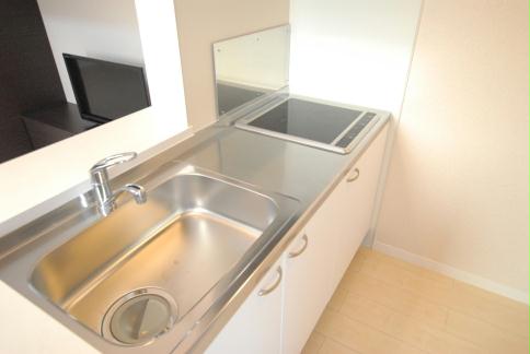 キッチン　同タイプ写真の為、現況優先。