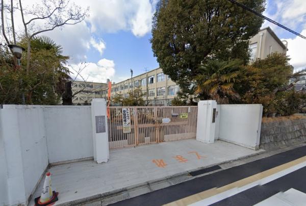 小学校　京都市立伏見住吉小学校（小学校）まで534m