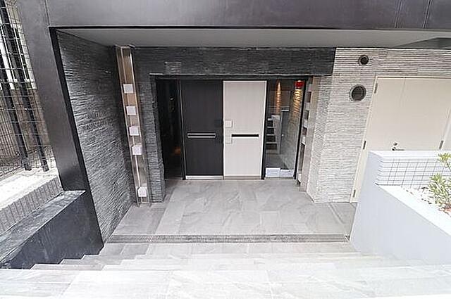 エントランス　弊社は都内全域の物件をご紹介可能です！