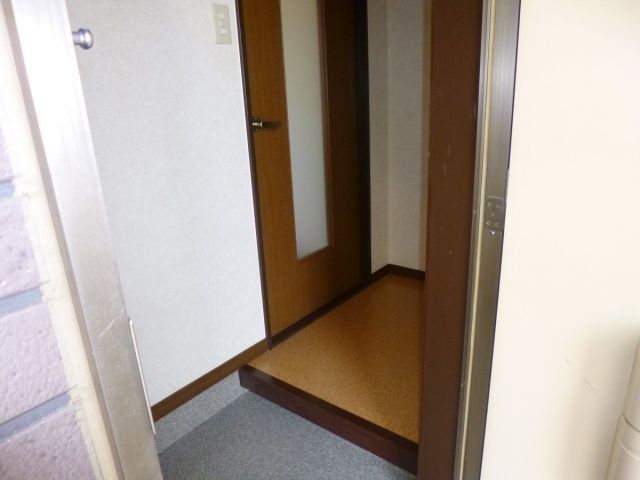 玄関　※同建物同型別のお部屋