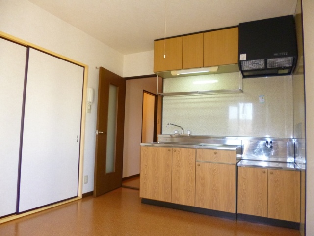 居室・リビング　※同建物同型別のお部屋