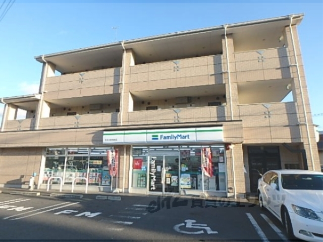 コンビニ　ファミリーマート伏見小栗栖南店（コンビニ）まで400m