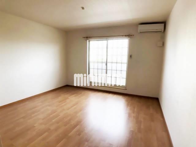 居室・リビング　※室内写真は反転タイプのサンプル写真です。