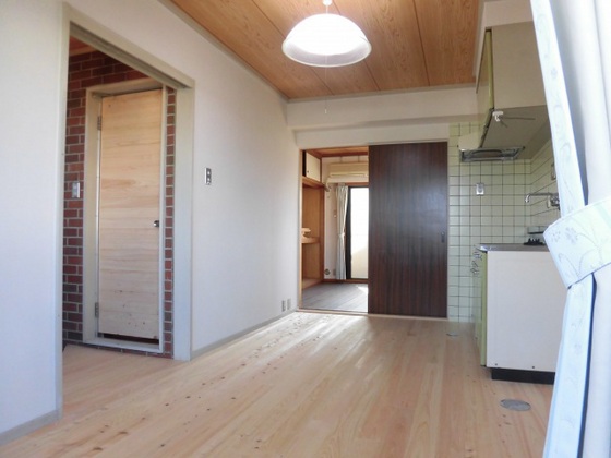 居室・リビング　※別号室の写真です