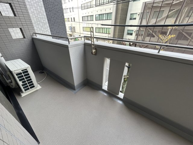 バルコニー　同物件別号室の写真です。