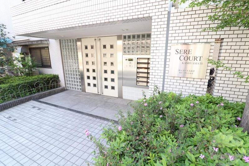 エントランス　オートロック付きで安心です